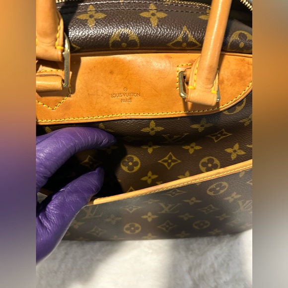 Louis Vuitton Deauville Monogram in great condition. Authentic and pre-owned. - Picture 2 of 14